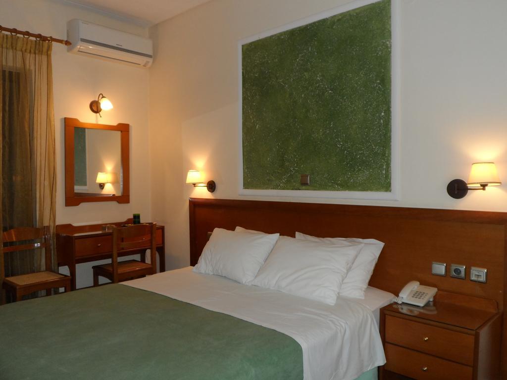 Hotel Prigipikon Suites And Sofites Loutra Ipatis Exterior photo