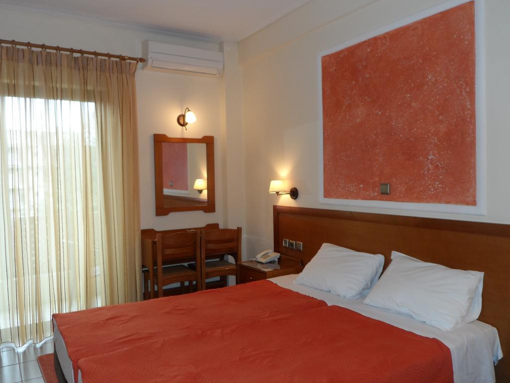 Hotel Prigipikon Suites And Sofites Loutra Ipatis Exterior photo