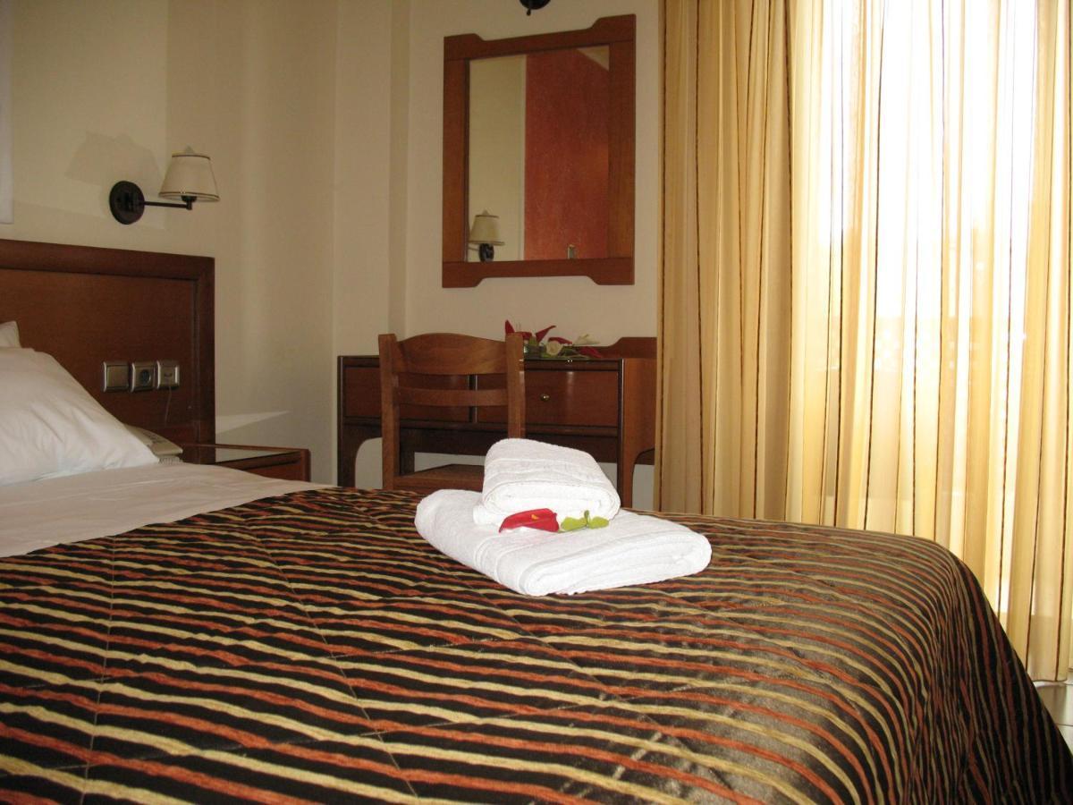 Hotel Prigipikon Suites And Sofites Loutra Ipatis Exterior photo