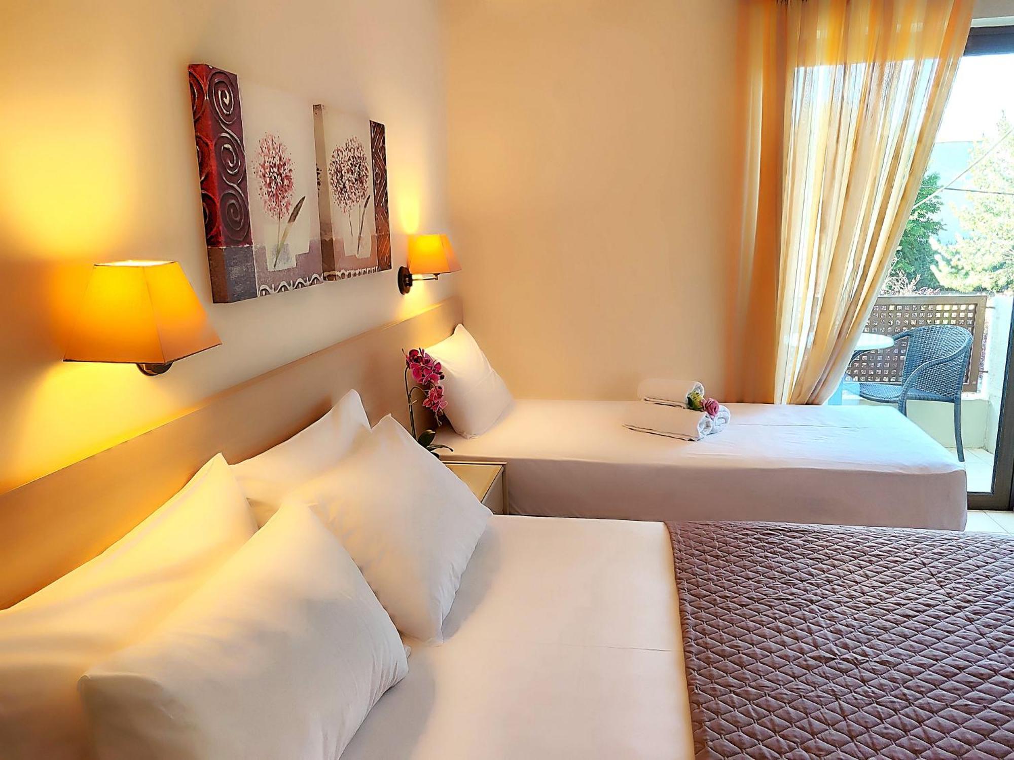 Hotel Prigipikon Suites And Sofites Loutra Ipatis Exterior photo